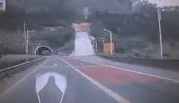 高速交通标志关乎驾驶安全,限速测速车距标志你得知道