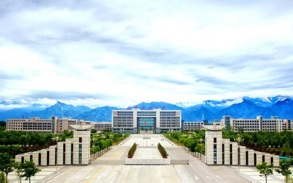 高招关键问题解答：精准把握招考政策，做好志愿填报与选校择专业