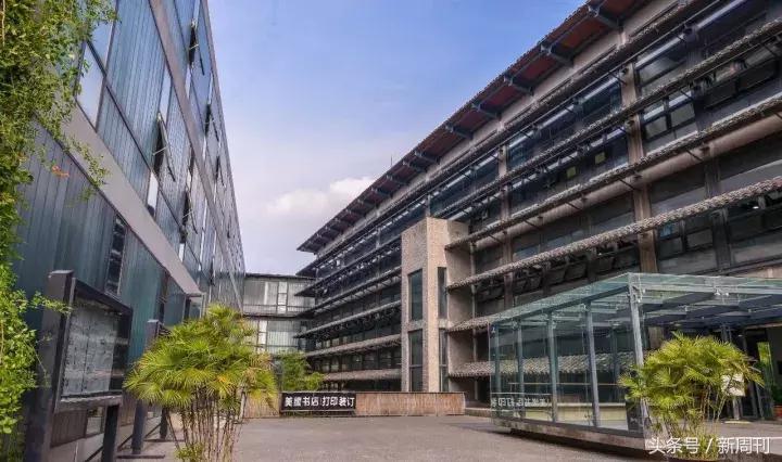 大学好图书馆是啥样?北大图书馆凭啥成一塔湖图胜景之一?