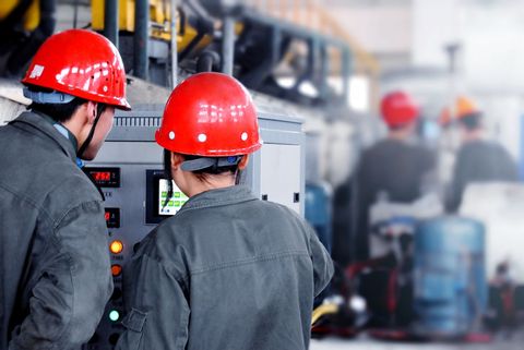 违章指挥和违规作业后果严重，危害大还会被处罚