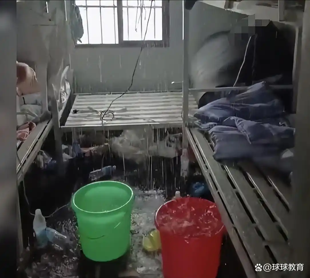 大学宿舍条件差引吐槽,影响学生心情,啥样才是好宿舍?